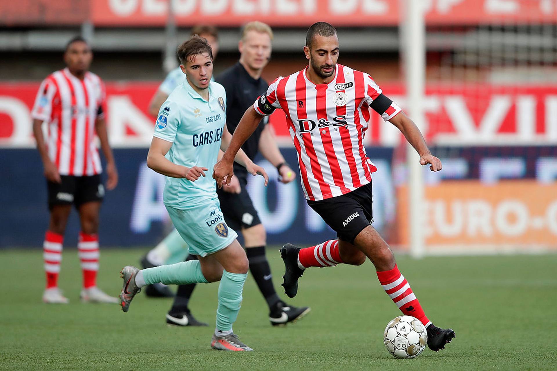 的众多球员 的众多球员