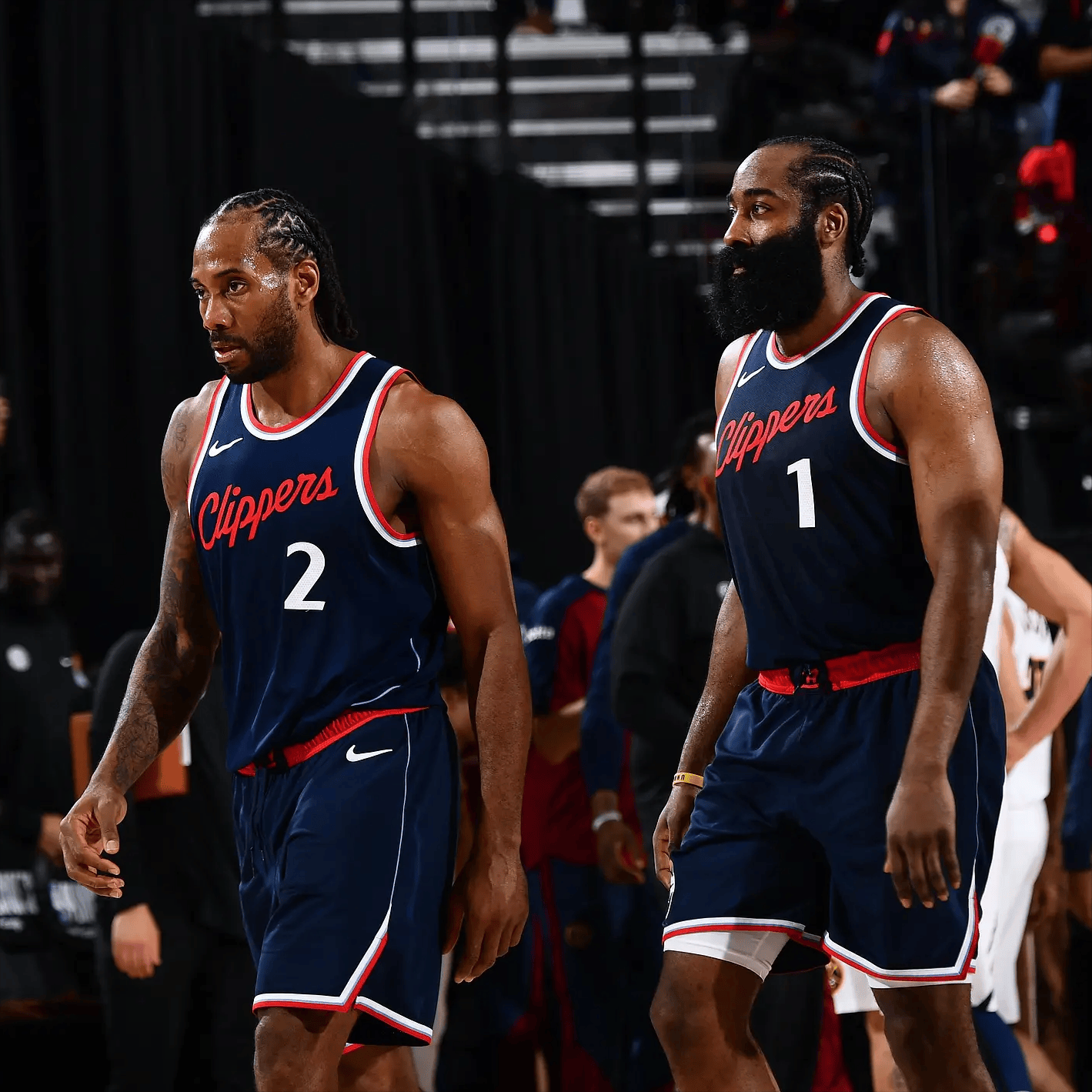 兄弟近年强 兄弟近年强